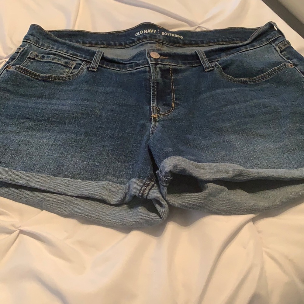 Old Navy boyfriend cuffed Jean shorts